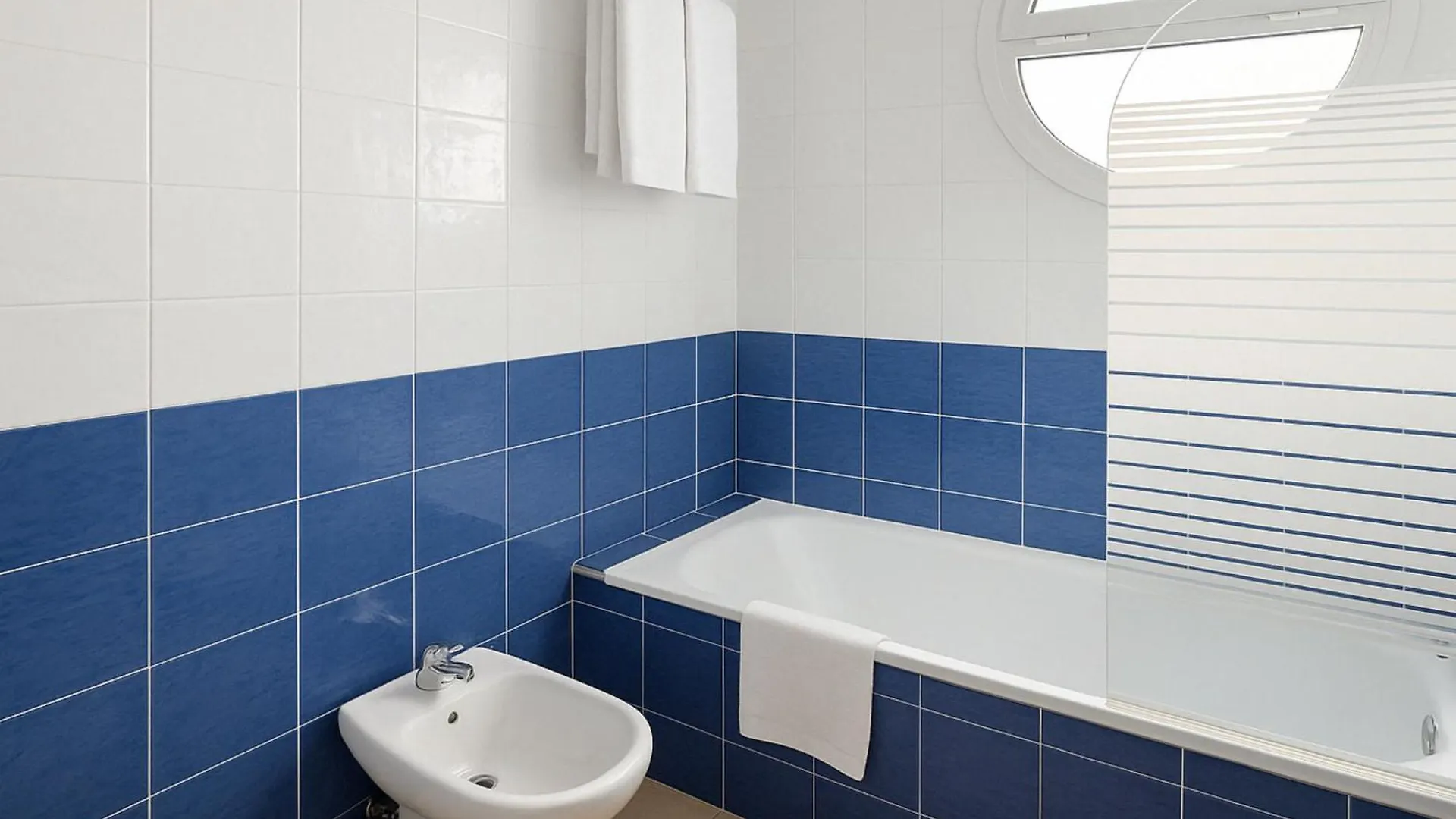 *** Hotel Sechi Aparthotel Marbella - Self Service, With Parking Estepona Spain